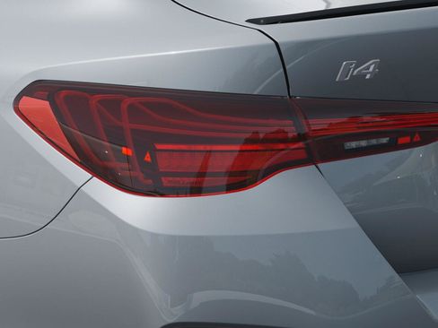 New 2026 BMW i4 eDrive40 image 8