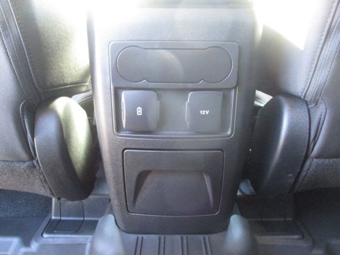 Used 2023 Ford Explorer XLT image 39