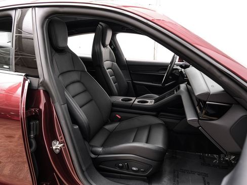 Used 2021 Porsche Taycan 4S w/ Premium Package image 33