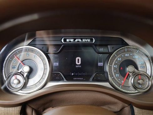 Used 2019 RAM 1500 Limited w/ Off Road Group image 16