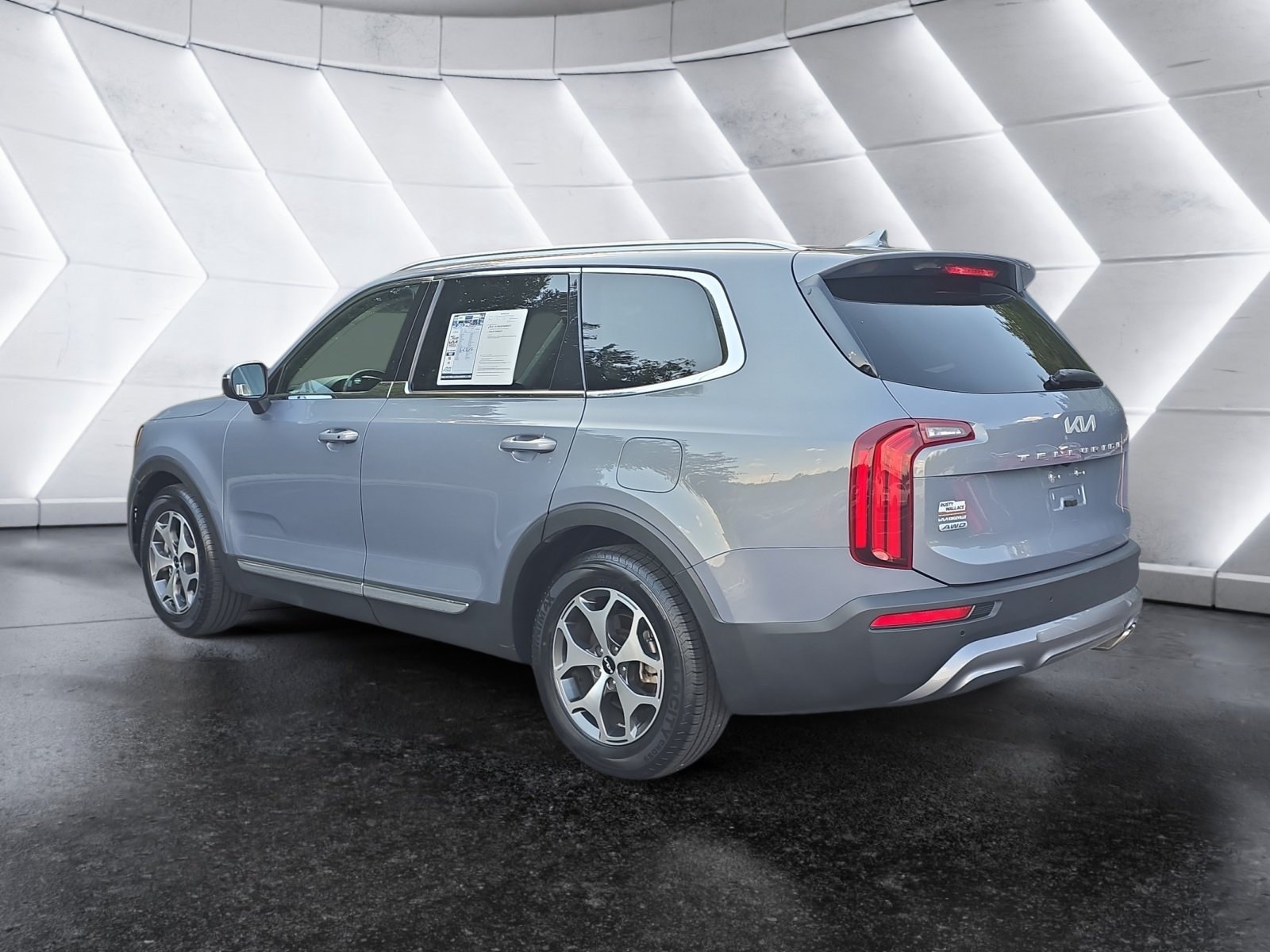 Used 2022 Kia Telluride EX AWD/4WD image 3