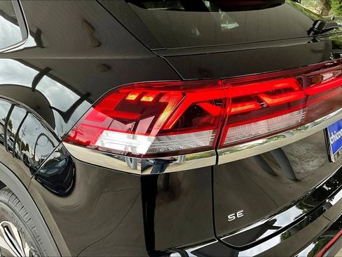 New 2026 Volkswagen Atlas Cross Sport SE image 30