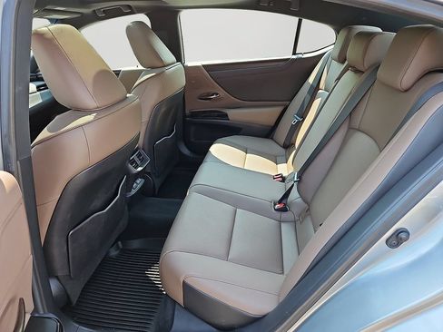 Used 2023 Lexus ES 350 w/ Premium Package FWD image 8