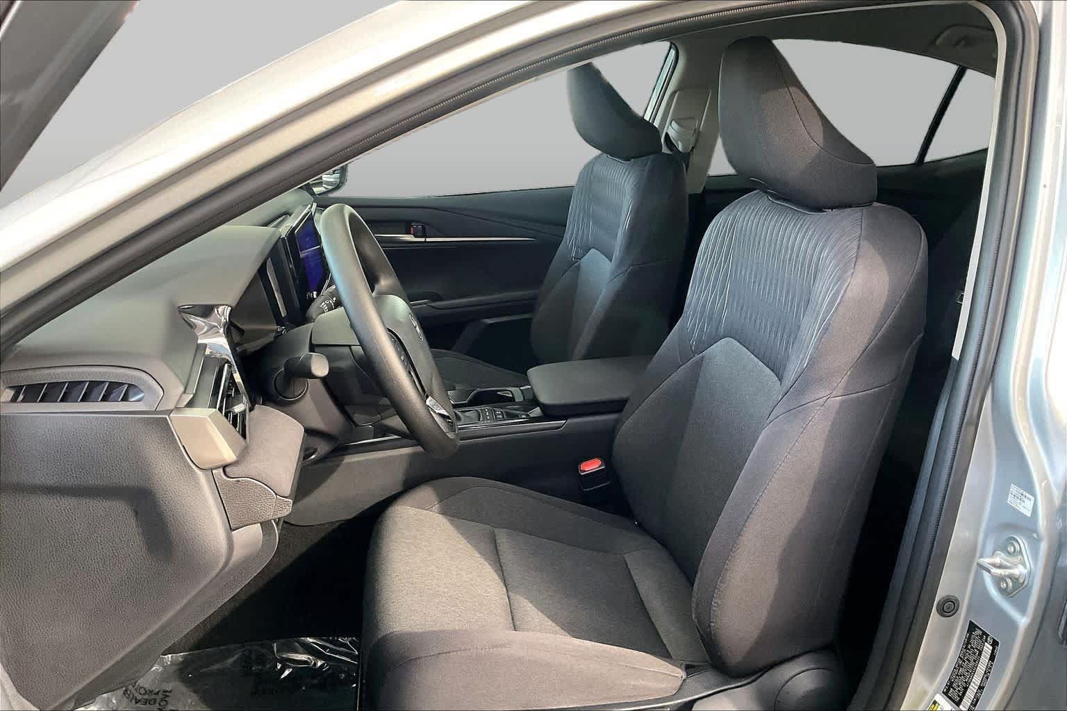 Used 2025 Toyota Camry LE FWD image 9