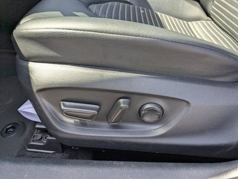 Used 2023 Toyota Camry SE w/ Convenience Package image 13