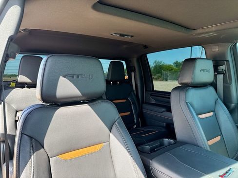 Used 2025 GMC Sierra 2500 AT4 w/ AT4 Premium Plus Package image 26