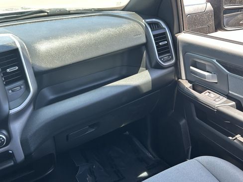 Used 2023 RAM 3500 Big Horn AWD/4WD image 17