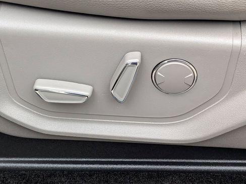 Used 2018 Ford F150 Lariat w/ Equipment Group 502A Luxury image 21