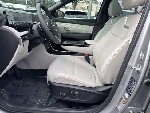 Used 2025 Hyundai Tucson Limited image 19