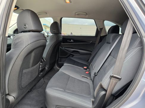 Used 2020 Kia Sorento LX w/ LX I4 Convenience Package FWD image 14