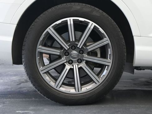 Used 2018 Audi Q7 3.0T Prestige w/ Prestige Package image 9