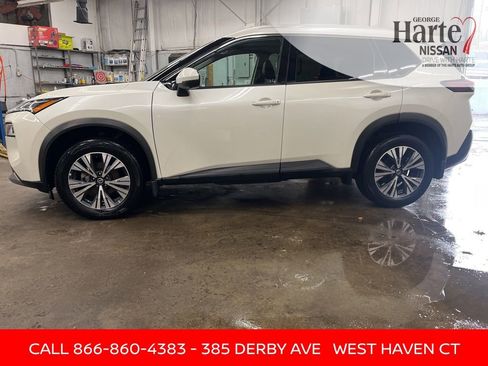 Used 2021 Nissan Rogue SV w/ Premium Package AWD/4WD image 6