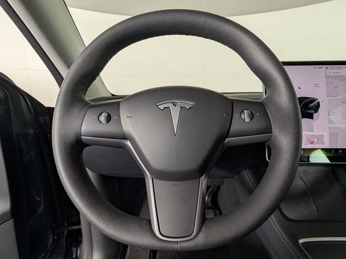 Used 2024 Tesla Model Y Long Range RWD image 34