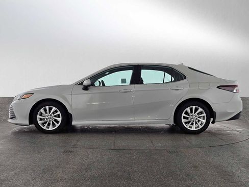 Used 2024 Toyota Camry LE image 6