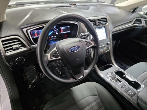 Used 2019 Ford Fusion SE image 27