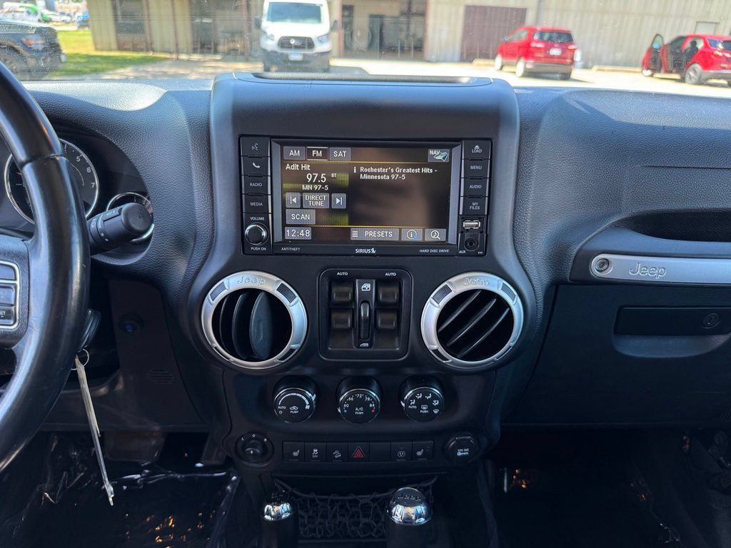 Used 2016 Jeep Wrangler Unlimited Rubicon w/ Dual Top Group AWD/4WD image 2