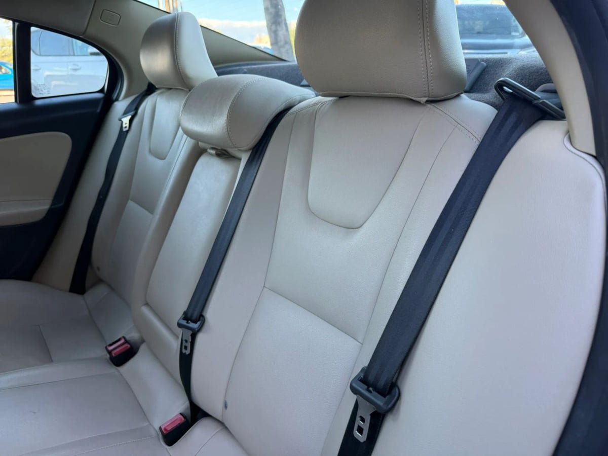 Used 2017 Volvo S60 T5 Dynamic FWD image 42