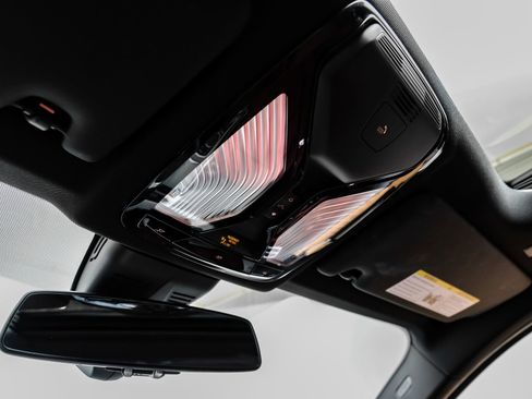 Used 2025 BMW 330i xDrive Sedan image 34