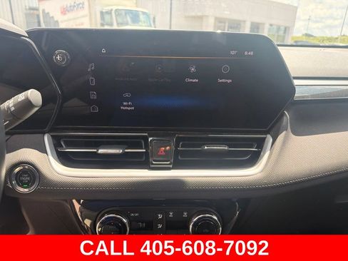 Used 2024 Chevrolet TrailBlazer LT w/ Convenience Package FWD image 11
