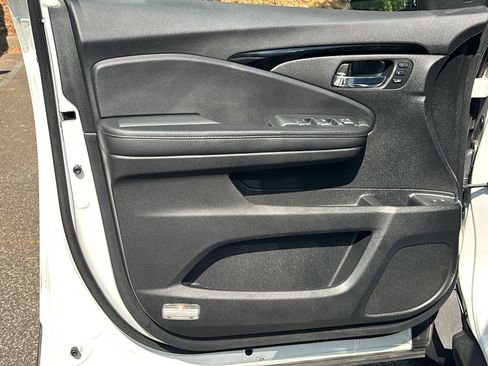 Used 2021 Honda Pilot Elite image 11