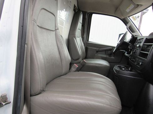 Used 2021 GMC Savana 3500 Extended w/ Power Convenience Package image 13