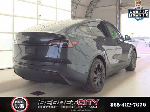 Used 2024 Tesla Model Y Long Range AWD/4WD image 4
