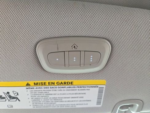 Used 2022 Chrysler Pacifica Touring-L image 10