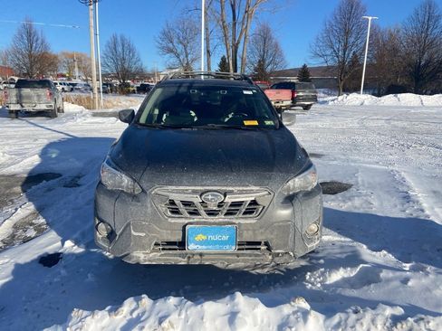 Used 2022 Subaru Crosstrek 2.0i Premium image 2