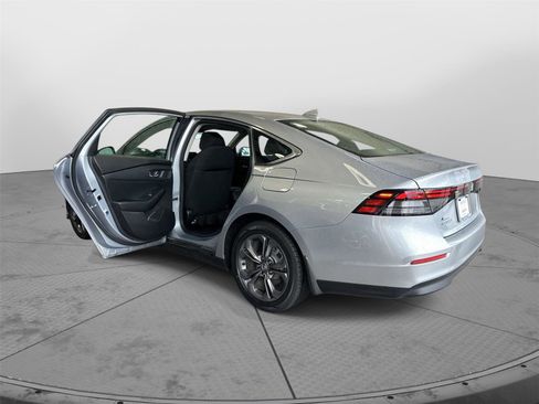 Certified 2023 Honda Accord EX image 31