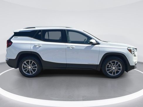 Used 2022 GMC Terrain SLT AWD/4WD image 3