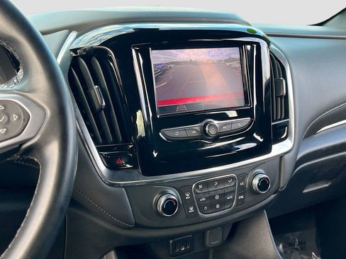 Used 2023 Chevrolet Traverse LT image 13