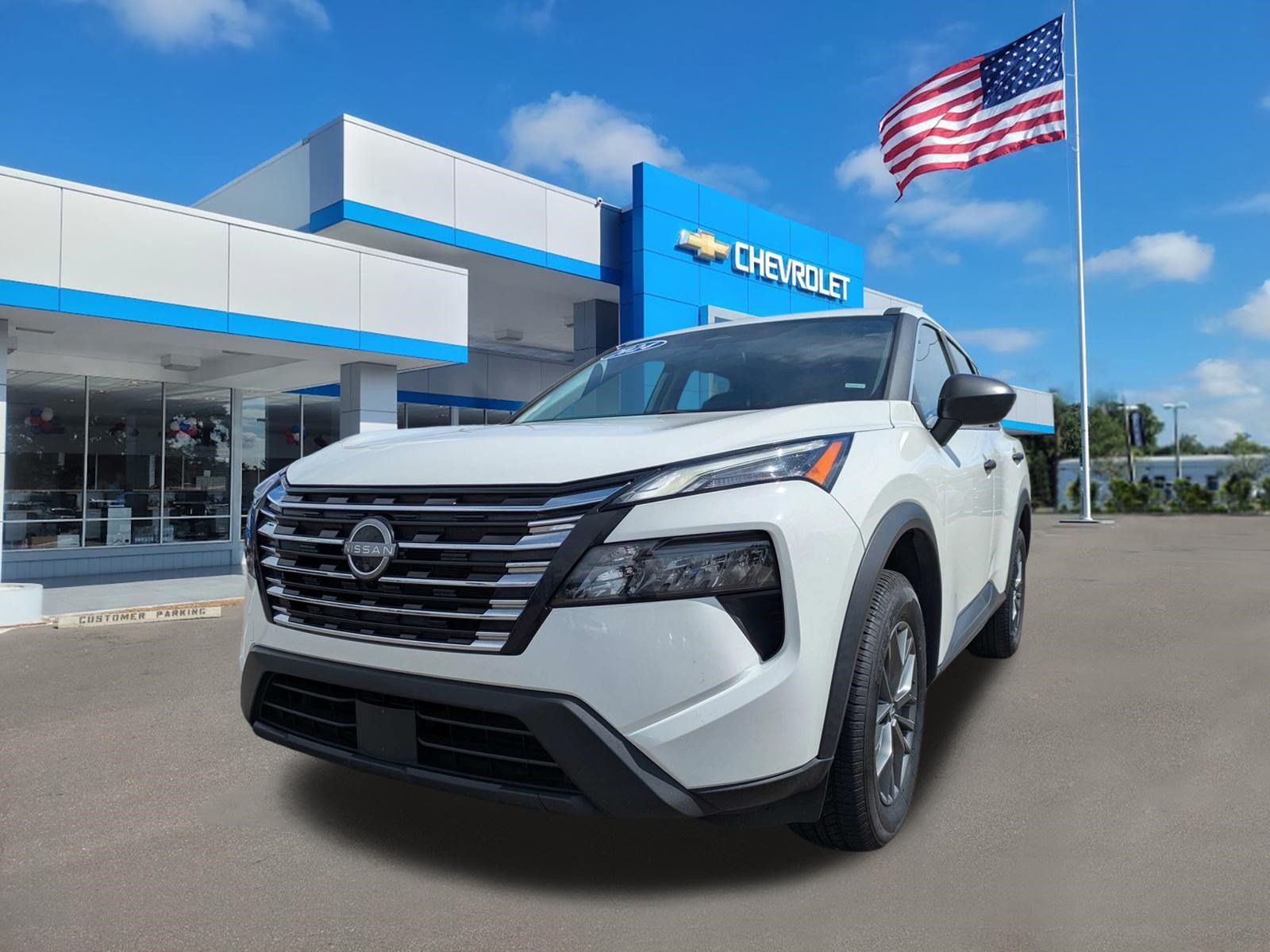 Used 2024 Nissan Rogue S FWD image 7