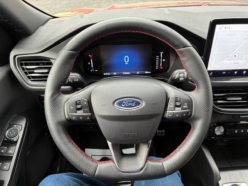 Used 2024 Ford Escape ST-Line w/ Tech Pack #1 AWD/4WD image 18