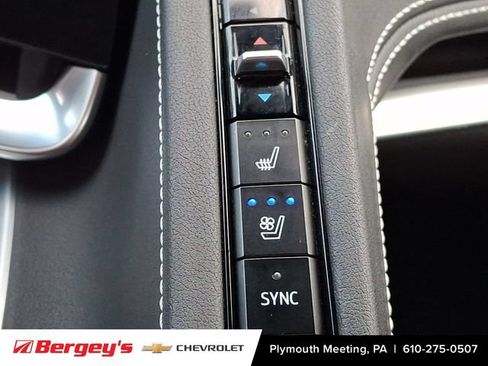 Used 2022 Chevrolet Corvette Stingray Preferred Conv w/ Z51 Performance Package RWD image 23
