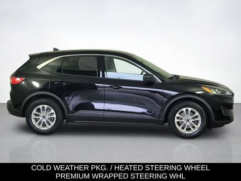 Used 2022 Ford Escape SE w/ Cold Weather Package image 2