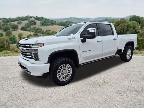 Used 2022 Chevrolet Silverado 2500 High Country w/ Safety Package II AWD/4WD image 3