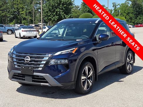 Used 2025 Nissan Rogue SL AWD/4WD image 2