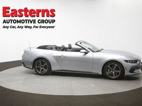 Used 2025 Ford Mustang Premium RWD image 43