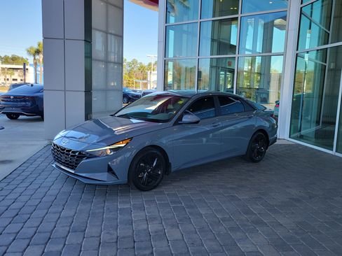 Used 2023 Hyundai Elantra SEL w/ Preferred Accessory Package image 32