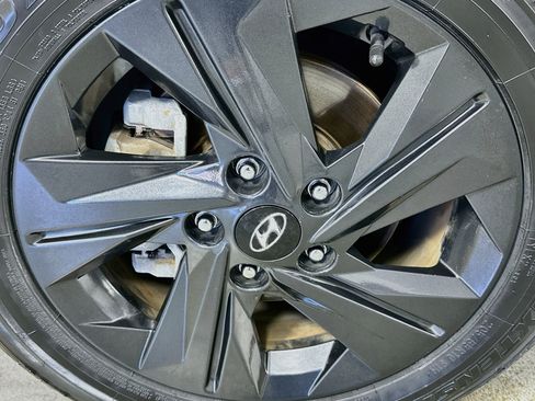 Used 2023 Hyundai Elantra SEL FWD image 28