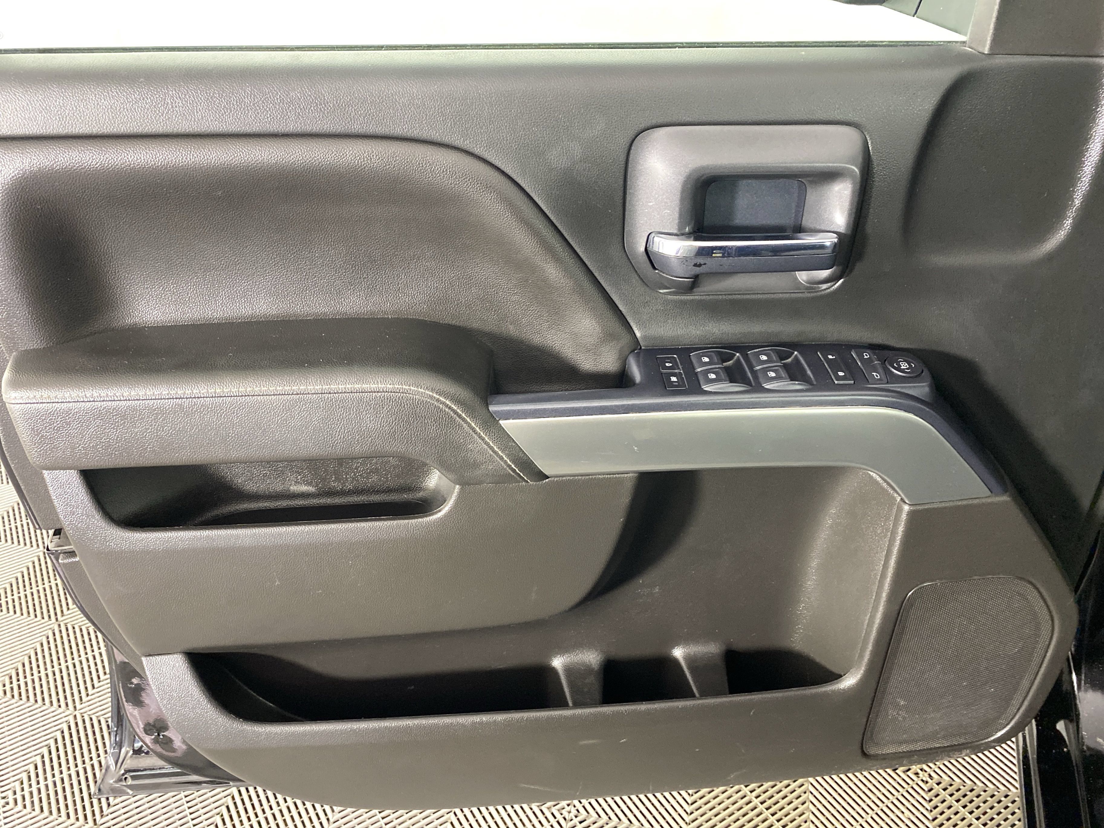 Used 2018 Chevrolet Silverado 1500 LT w/ All Star Edition AWD/4WD image 13