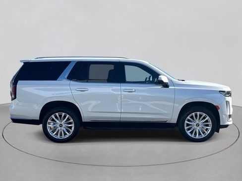 Certified 2024 Cadillac Escalade Luxury AWD/4WD image 34