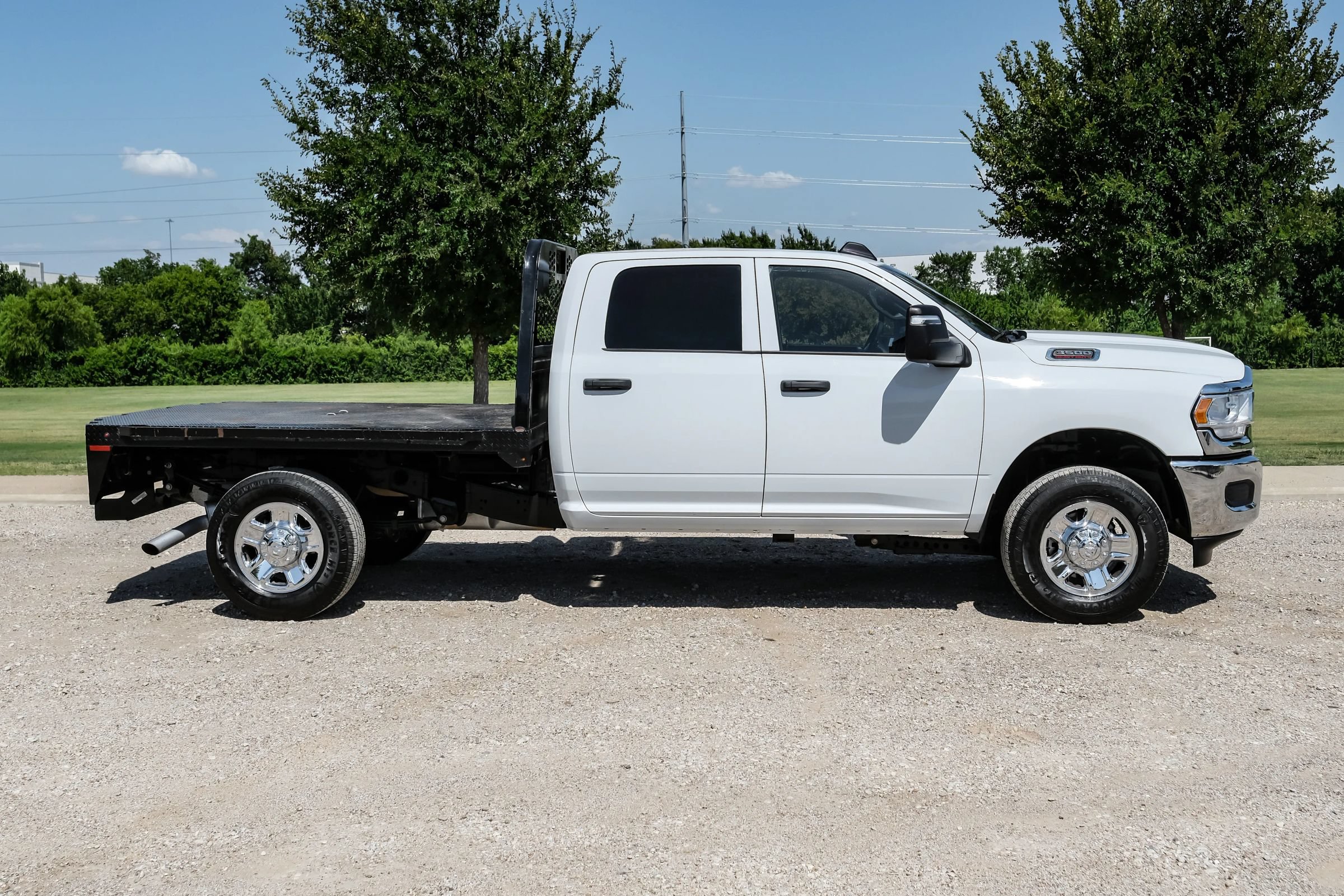 Used 2023 RAM 3500 Tradesman w/ Chrome Appearance Group AWD/4WD image 7