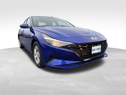 Used 2023 Hyundai Elantra SE w/ Cargo Package