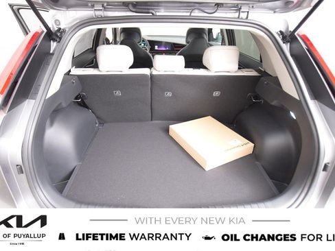 New 2025 Kia Niro EX Touring image 19