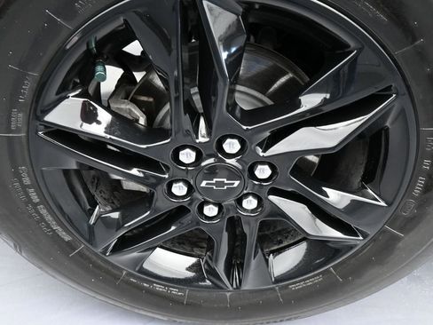 Used 2023 Chevrolet Traverse LT w/ Midnight/Sport Edition image 44