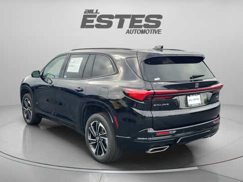 Used 2025 Buick Enclave Sport Touring FWD image 2