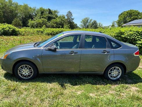 Used 2011 Ford Focus SE w/ 201A Rapid Spec Order Code FWD image 8