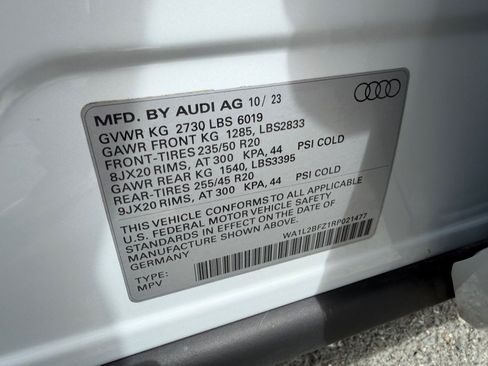 Used 2024 Audi Q4 e-tron Premium Plus AWD/4WD image 59