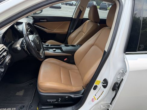 Used 2017 Lexus IS 300 AWD image 16